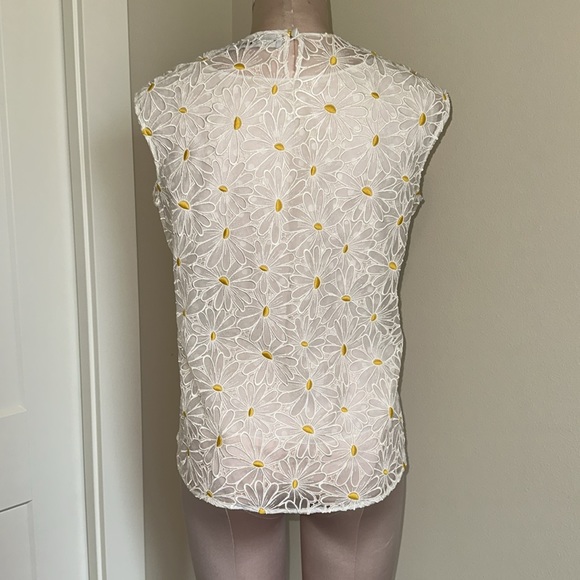 Carolina Herrera Embroidered Sleeveless Top - Picture 3 of 6